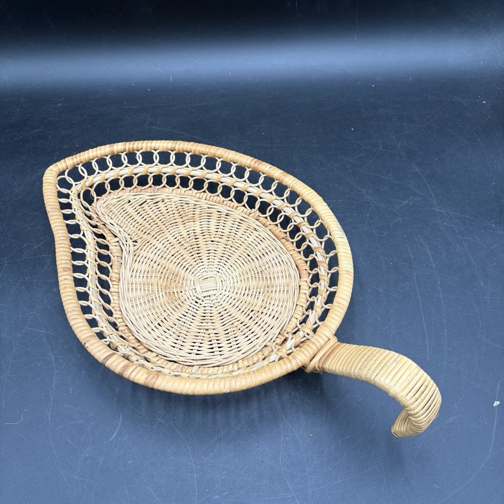 Vtg MCM Leaf Shaped Basket Curved Handle Wall Hanger Or Table Decor